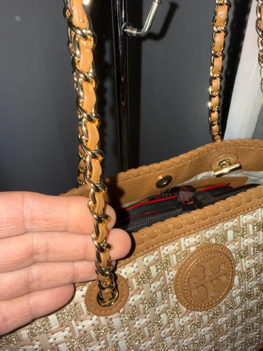 Tory Burch NWOT  tweet Tan and Cream Woven Tote with Chain-Trim Straps - Picture 4 of 17